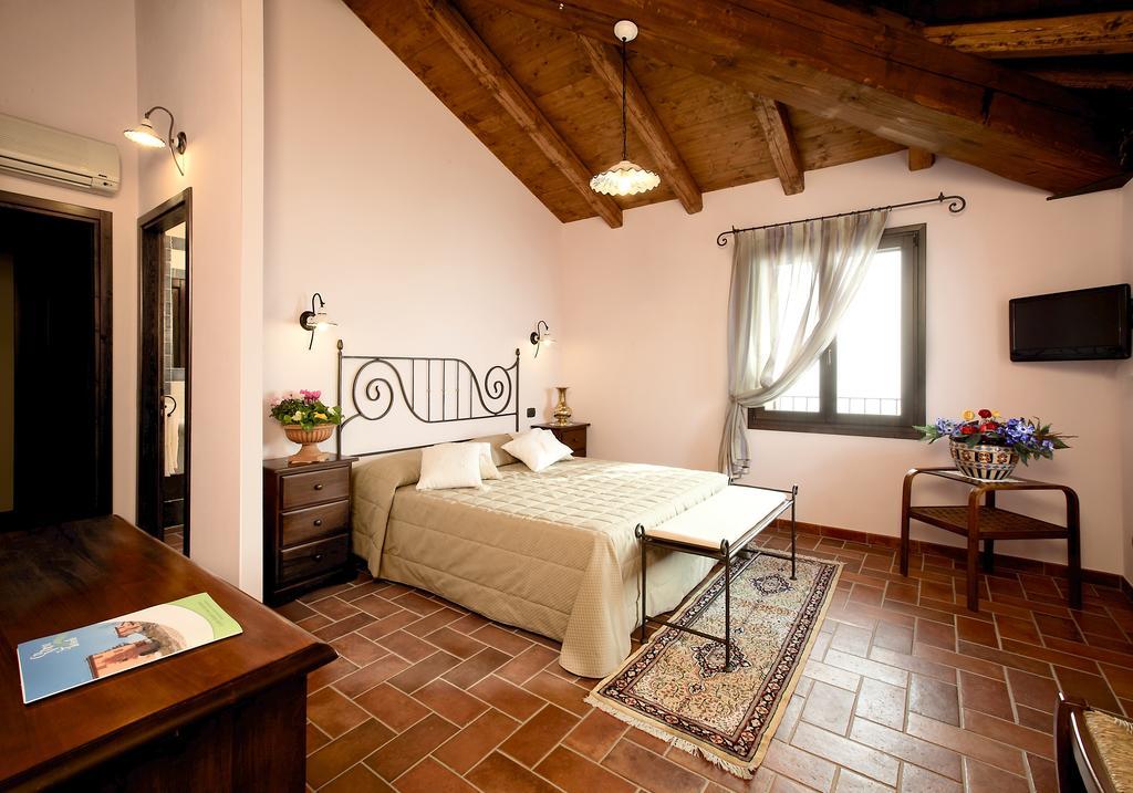 Ca Nova Del Tenente Hotel Monteveglio Bilik gambar