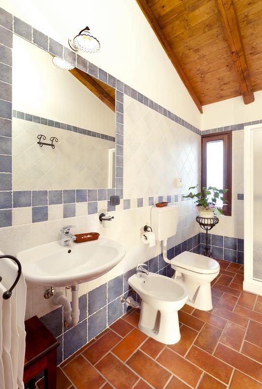 Ca Nova Del Tenente Hotel Monteveglio Bilik gambar