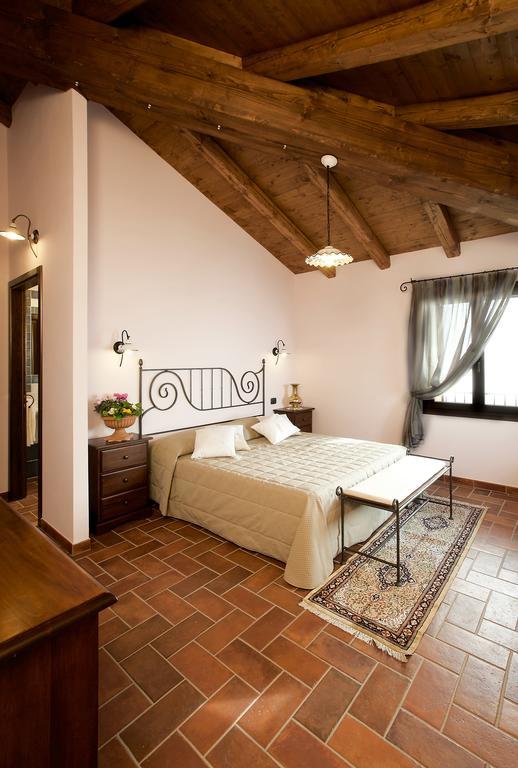 Ca Nova Del Tenente Hotel Monteveglio Bilik gambar